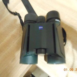 Zeiss terra 10x25 binoculars